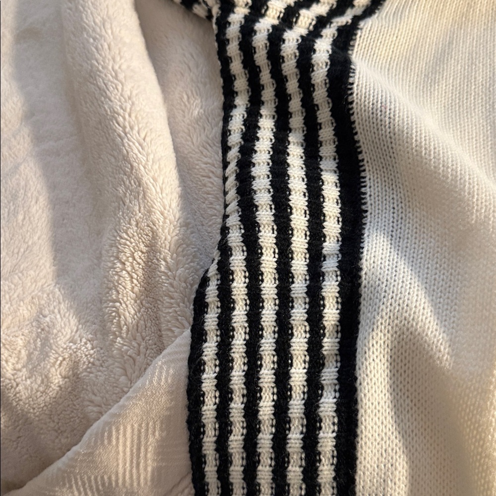 Boho Knit Sweater Oversized Black@White Stripes - Picture 8 of 12
